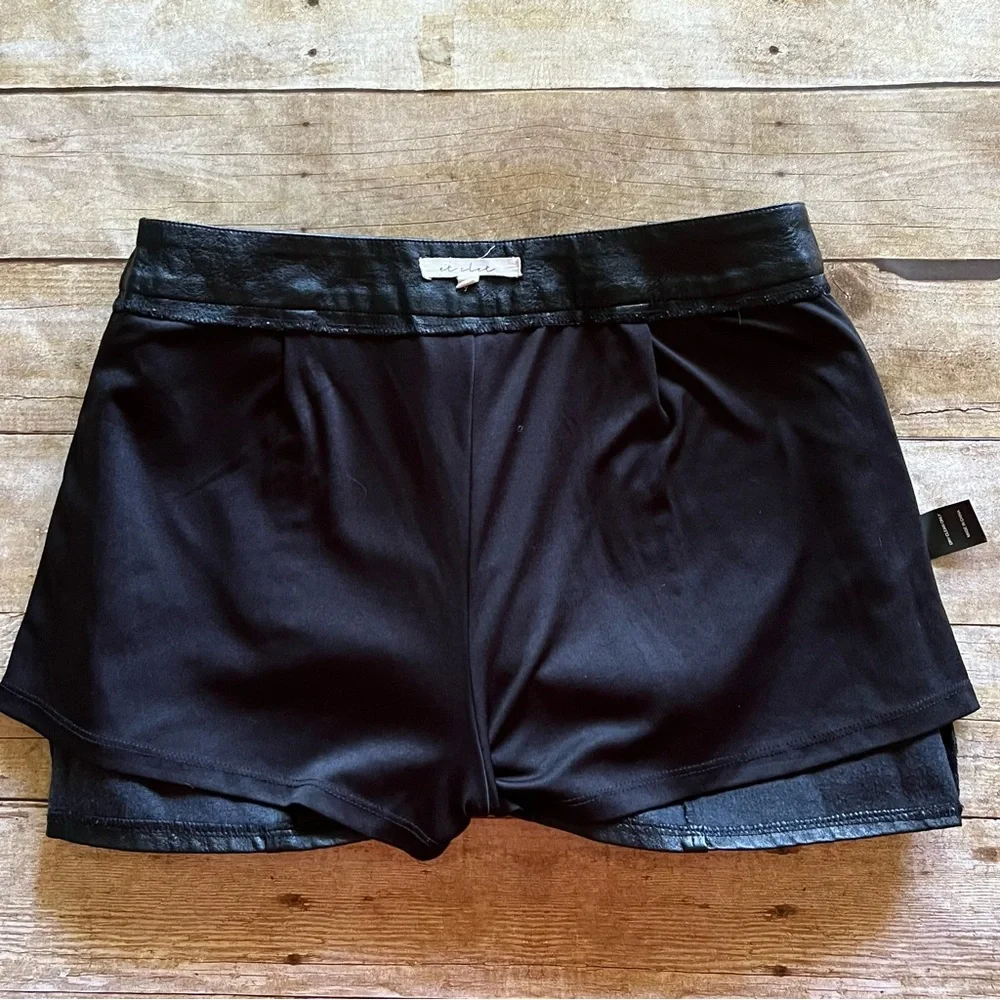 Et Clet‎ Black Faux Leather Mini Skort Shorts Front Pockets Zip Fly Size Large